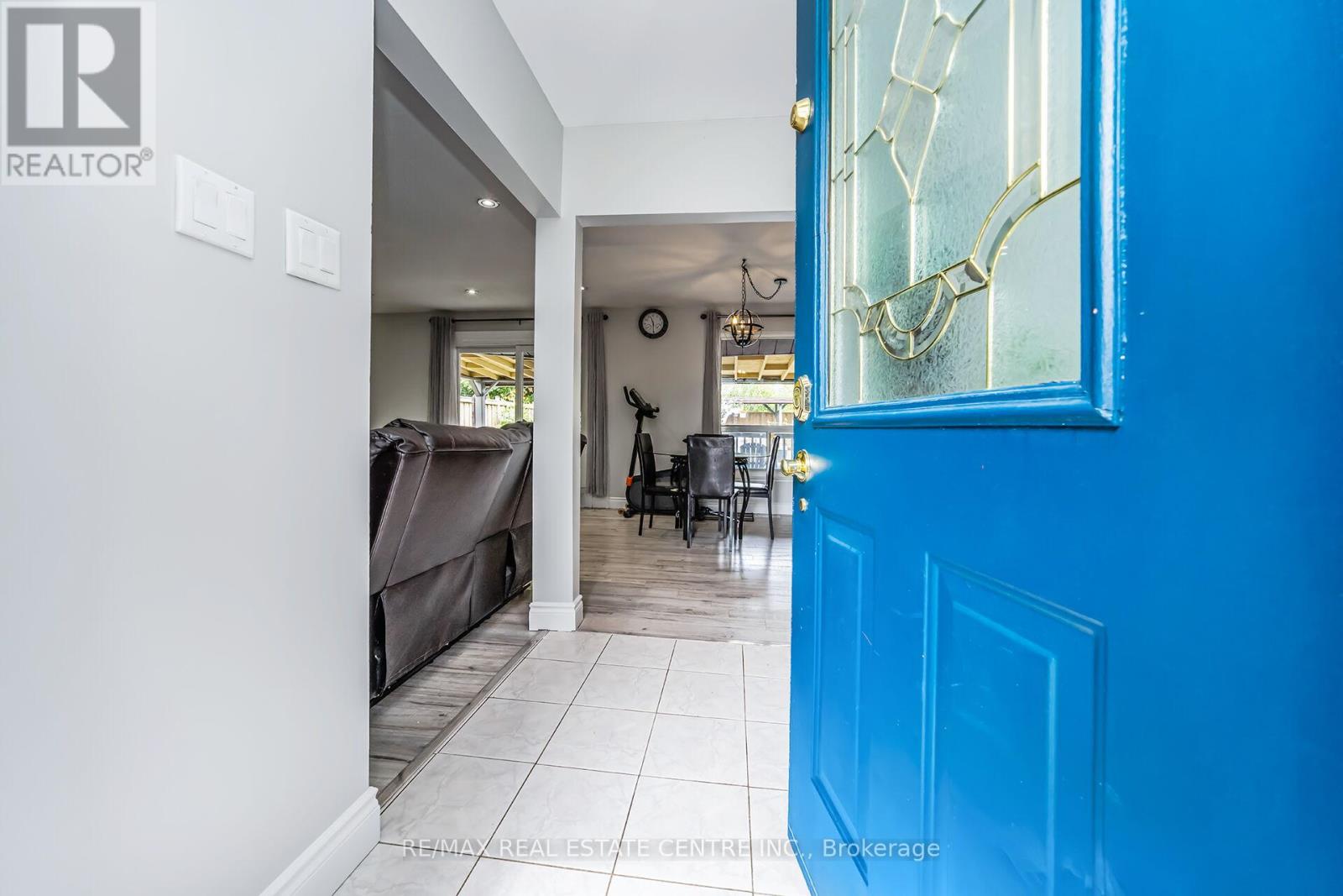 9 Watson Crescent, Brampton, Ontario  L6W 1E5 - Photo 10 - W12494004