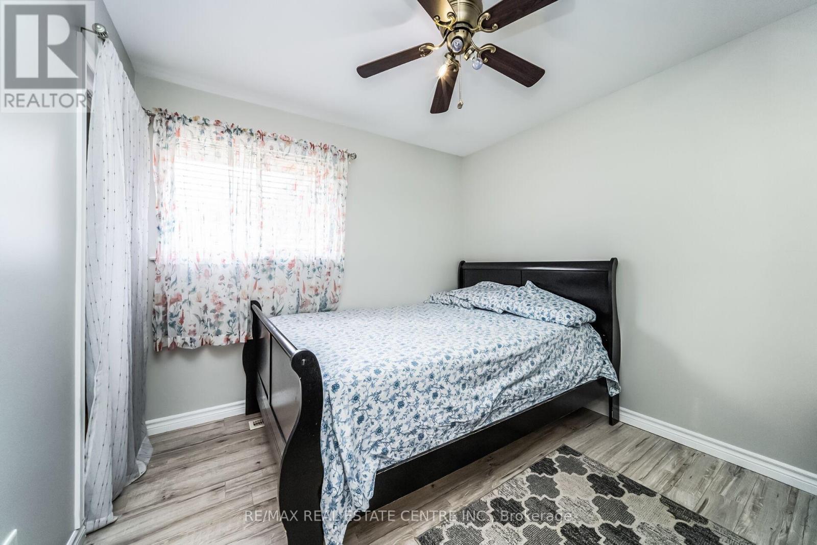 9 Watson Crescent, Brampton, Ontario  L6W 1E5 - Photo 23 - W12494004