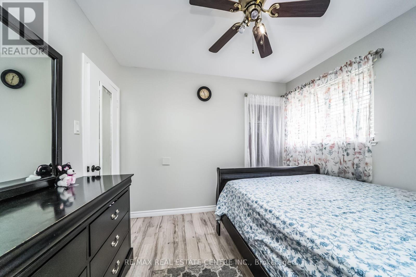 9 Watson Crescent, Brampton, Ontario  L6W 1E5 - Photo 24 - W12494004