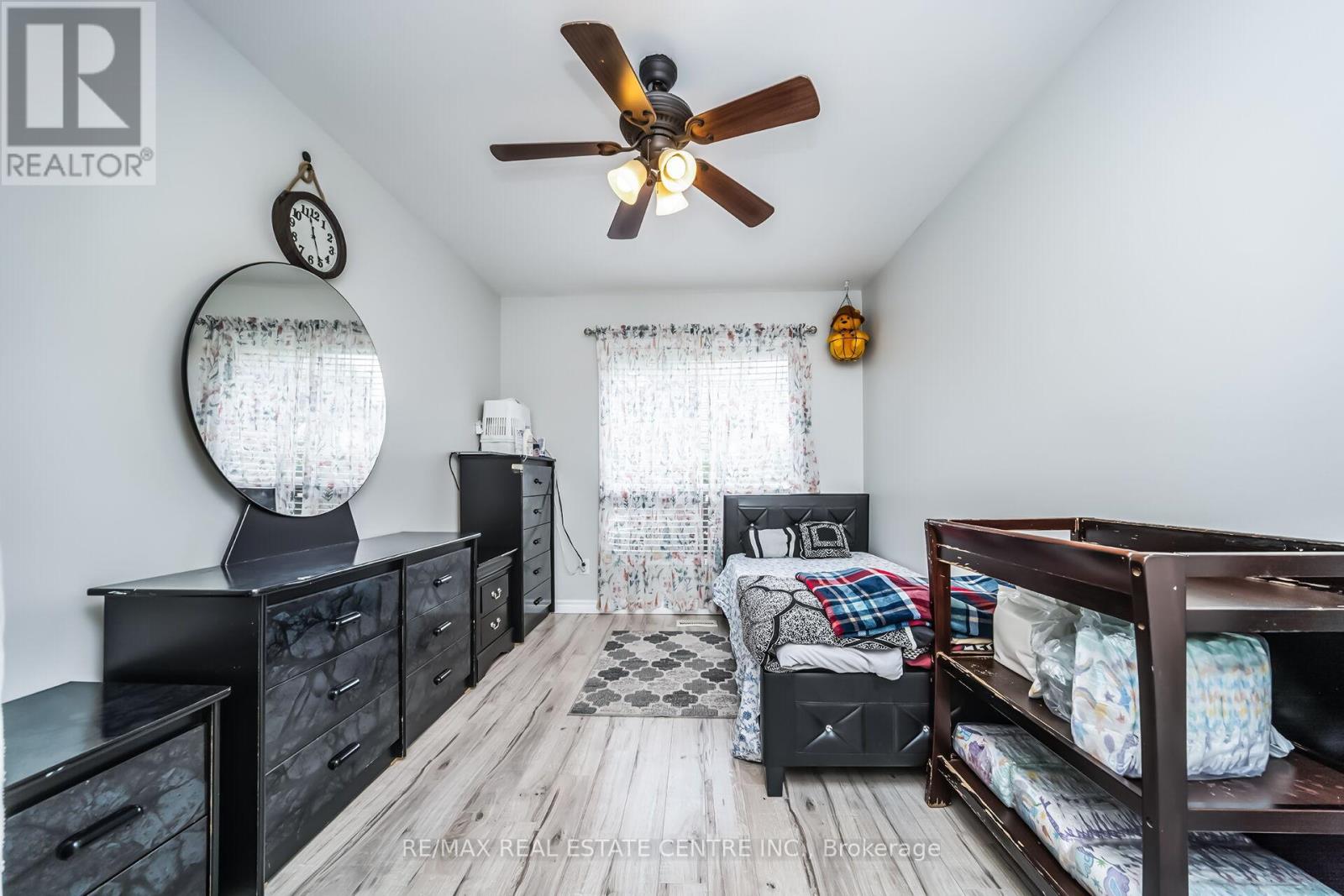 9 Watson Crescent, Brampton, Ontario  L6W 1E5 - Photo 27 - W12494004