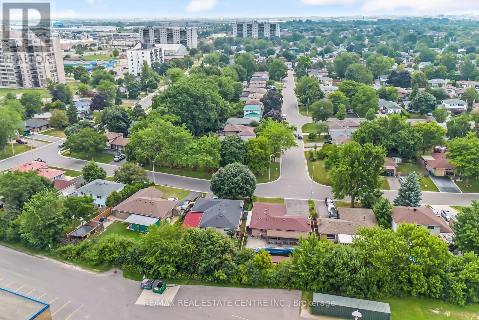 9 Watson Crescent, Brampton, Ontario  L6W 1E5 - Photo 43 - W12494004