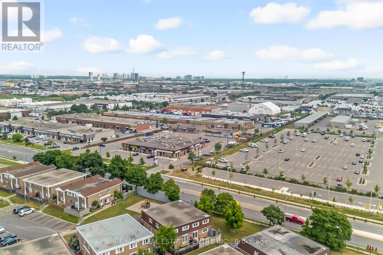 9 Watson Crescent, Brampton, Ontario  L6W 1E5 - Photo 45 - W12494004