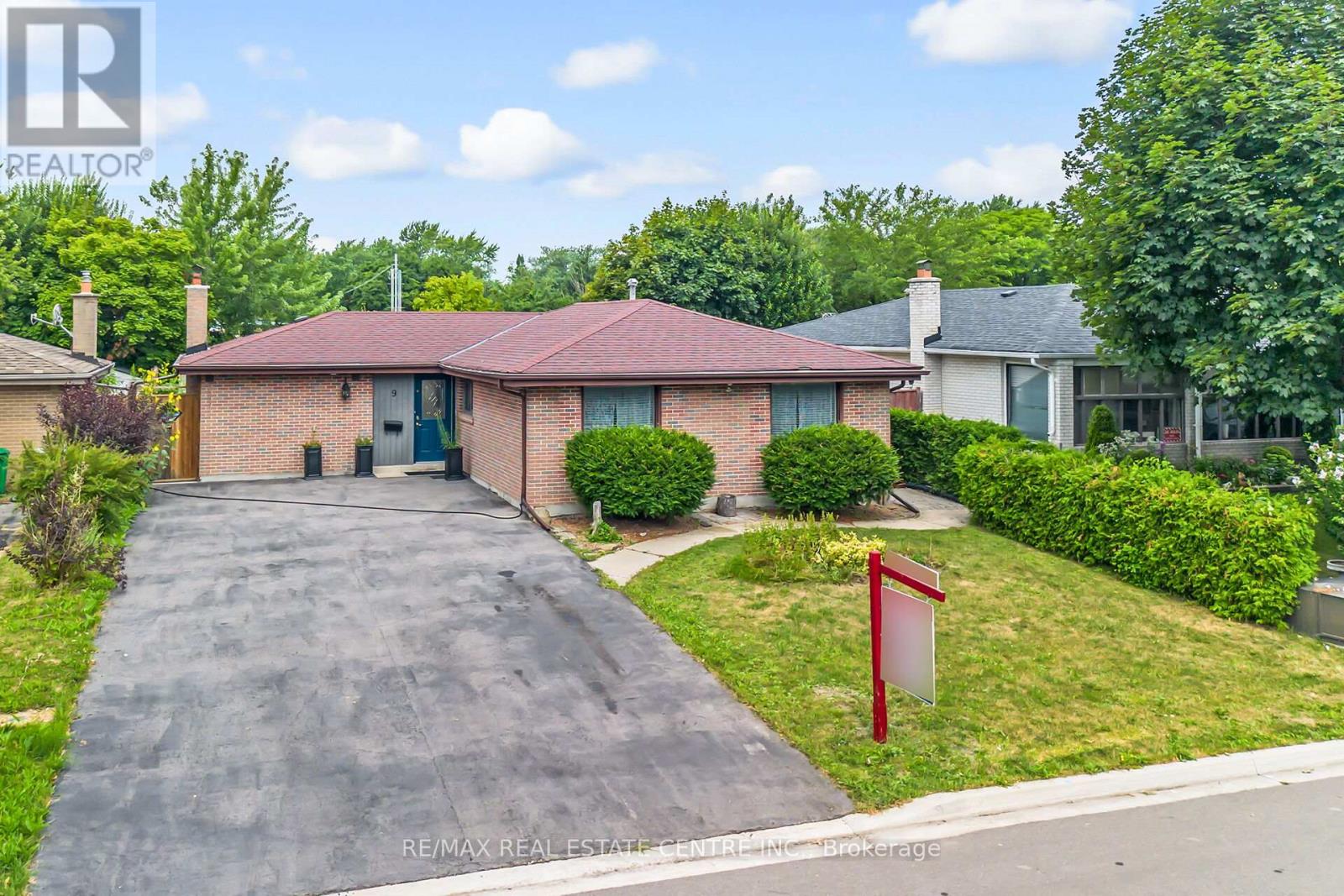 9 Watson Crescent, Brampton, Ontario  L6W 1E5 - Photo 47 - W12494004