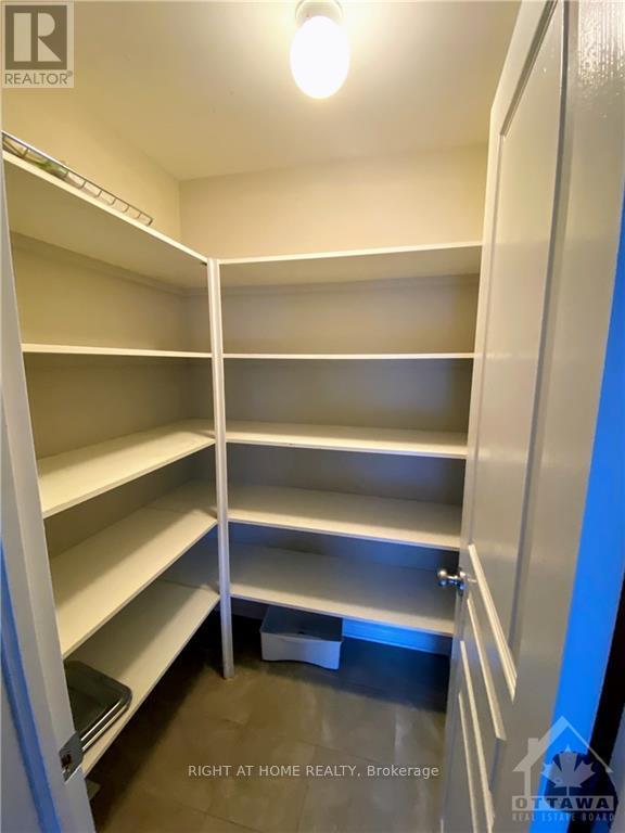 961 Cobble Hill Drive, Ottawa, Ontario  K2J 5P8 - Photo 6 - X12494074