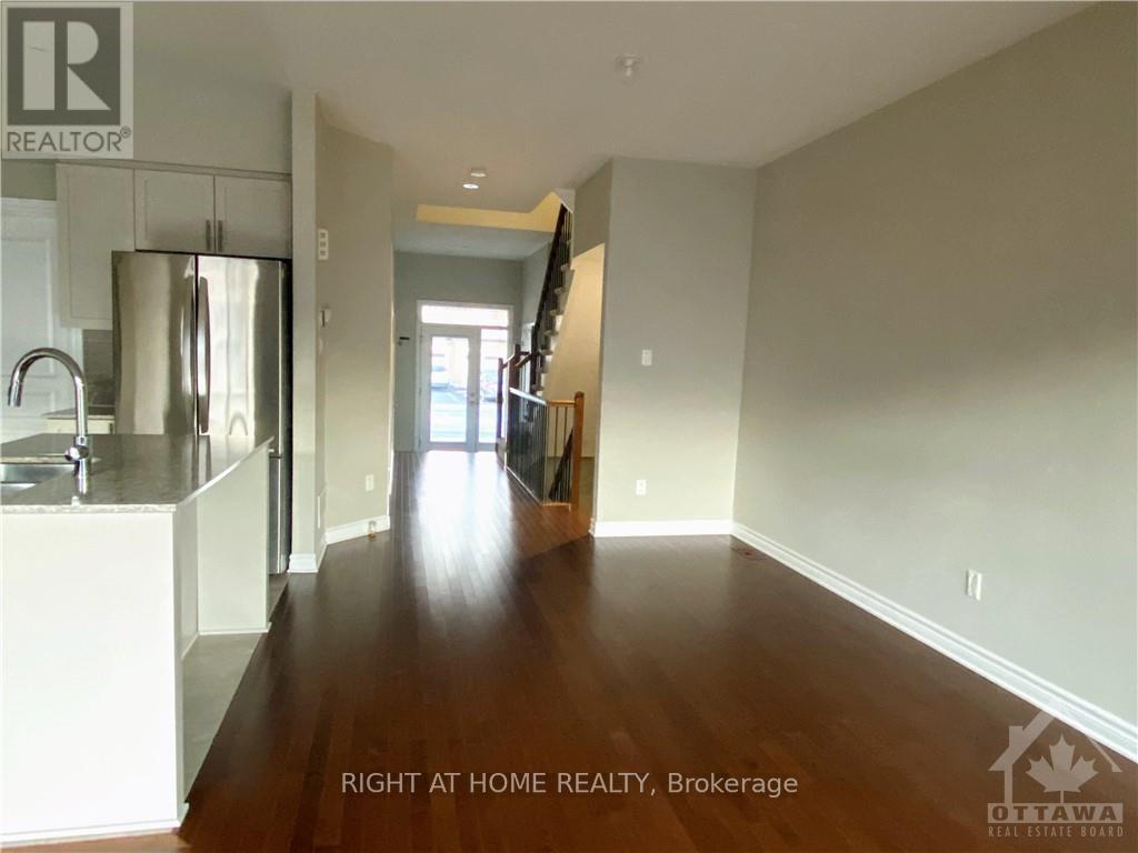 961 Cobble Hill Drive, Ottawa, Ontario  K2J 5P8 - Photo 8 - X12494074