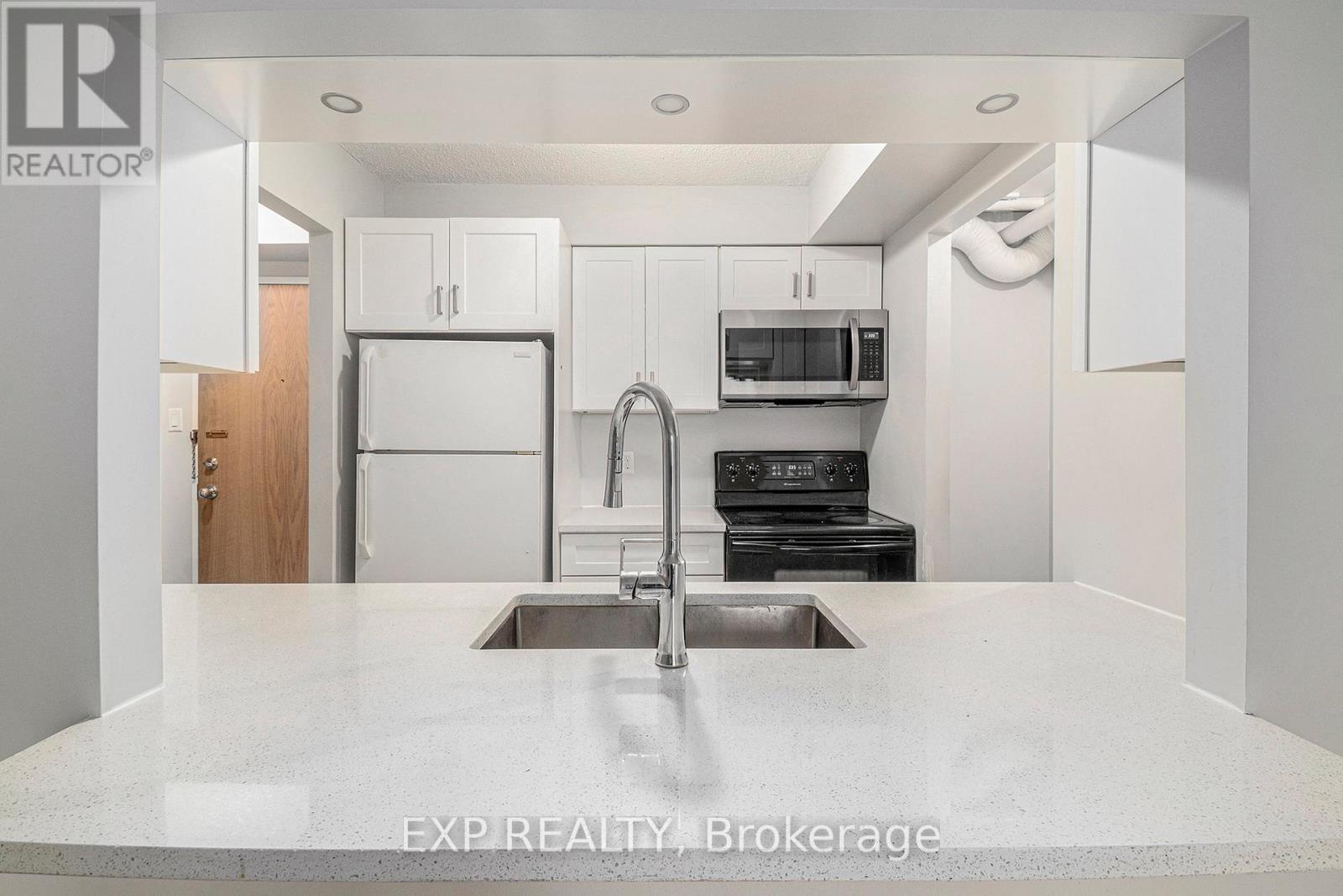 1402 - 199 Kent Street, Ottawa, Ontario  K2P 2K8 - Photo 15 - X12494094