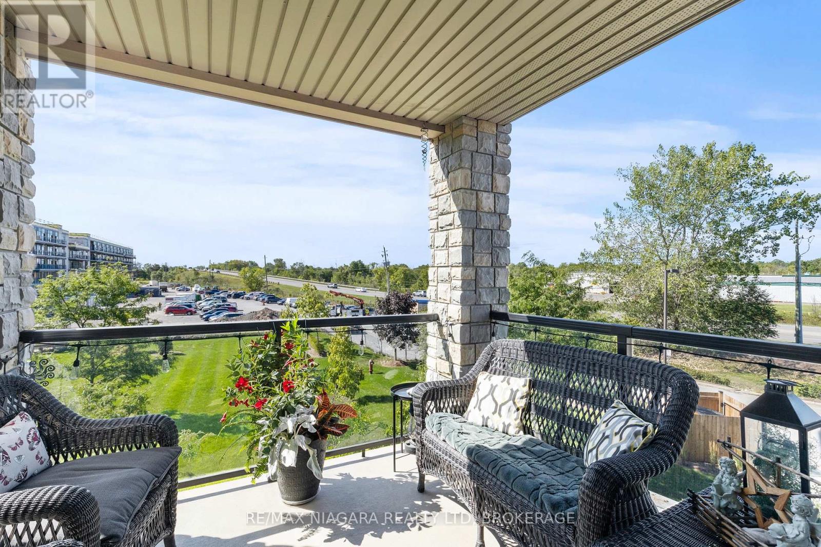 1304 - 330 Prince Charles Drive, Welland, Ontario  L3C 7B3 - Photo 22 - X12494066