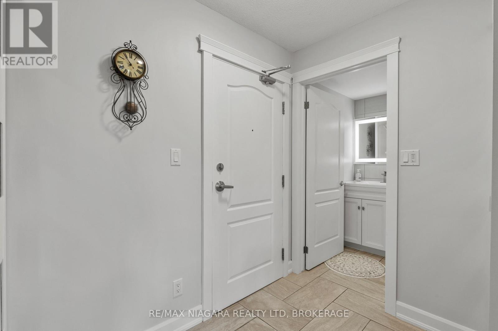 1304 - 330 Prince Charles Drive, Welland, Ontario  L3C 7B3 - Photo 3 - X12494066