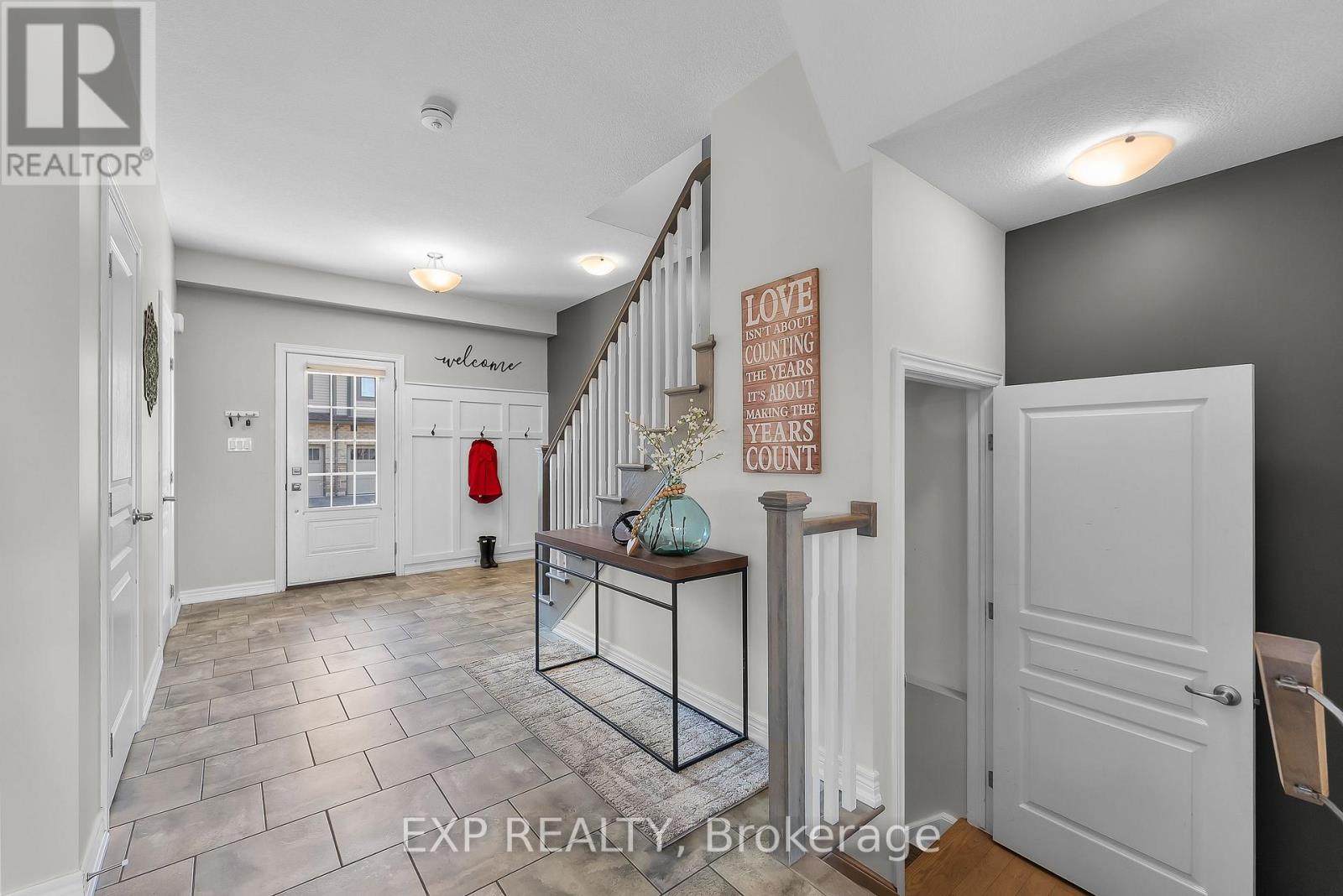 79 Severino Circle, West Lincoln, Ontario  L0R 2A0 - Photo 3 - X12494102