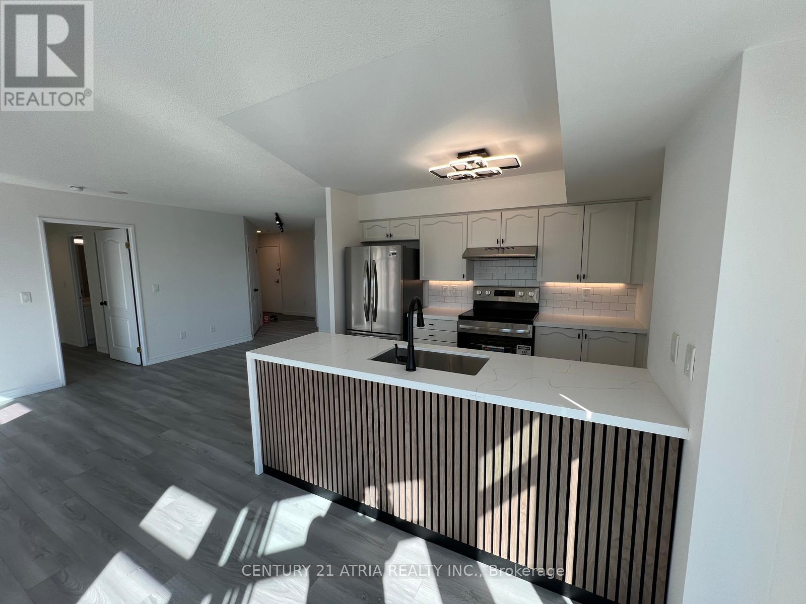 1110 - 135 Pond Drive, Markham, Ontario  L3T 7V6 - Photo 8 - N12452022