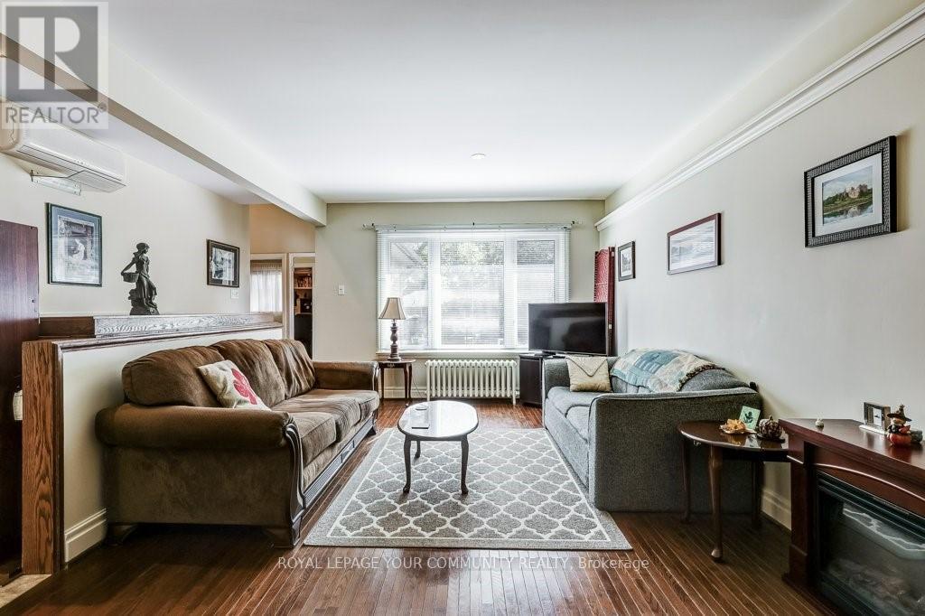 2 Rougecrest Drive, Markham, Ontario  L3P 3B6 - Photo 21 - N12465005