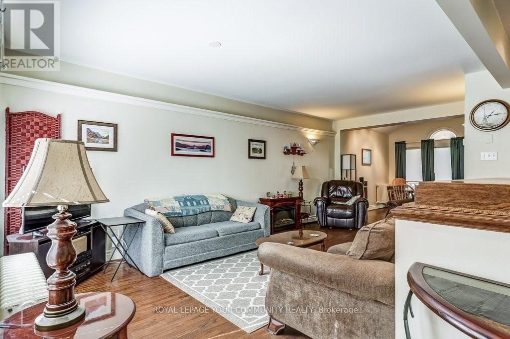 2 Rougecrest Drive, Markham, Ontario  L3P 3B6 - Photo 18 - N12465005