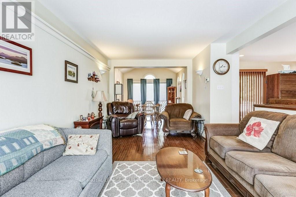 2 Rougecrest Drive, Markham, Ontario  L3P 3B6 - Photo 19 - N12465005