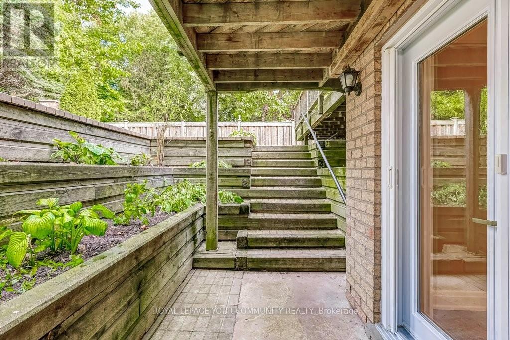 2 Rougecrest Drive, Markham, Ontario  L3P 3B6 - Photo 45 - N12465005