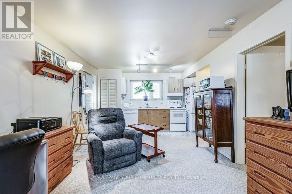 2 Rougecrest Drive, Markham, Ontario  L3P 3B6 - Photo 30 - N12465005