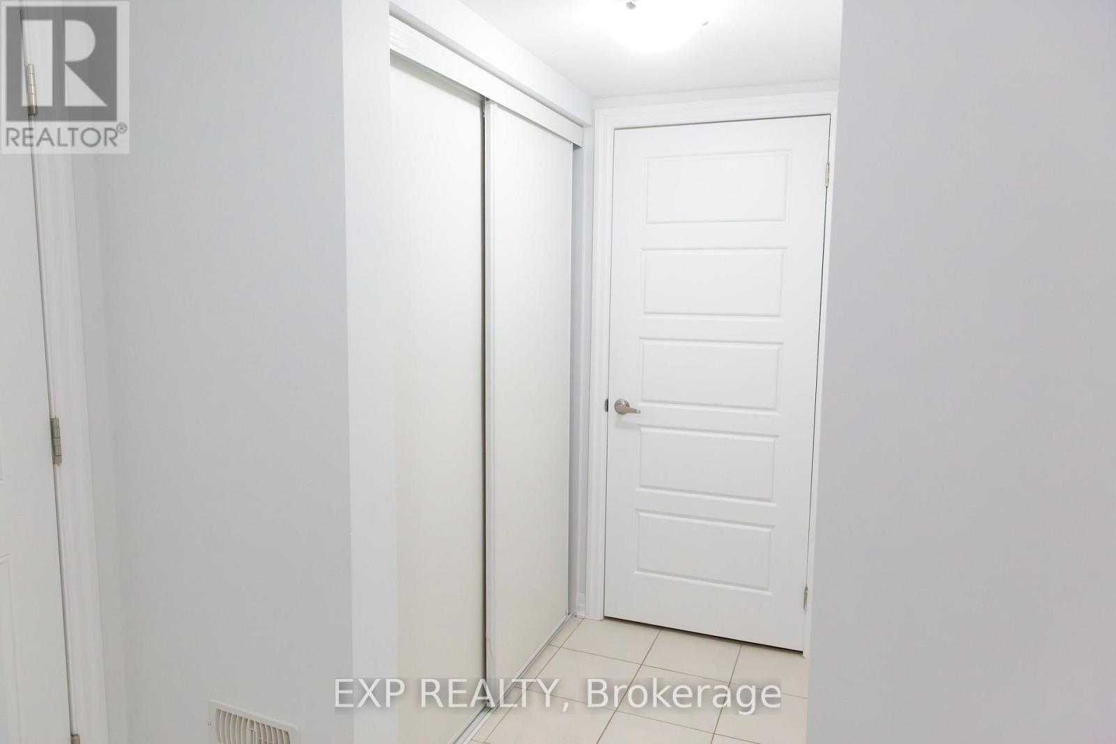 17 - 230 Avonsyde Boulevard, Hamilton, Ontario  L8B 1T9 - Photo 6 - X12477246