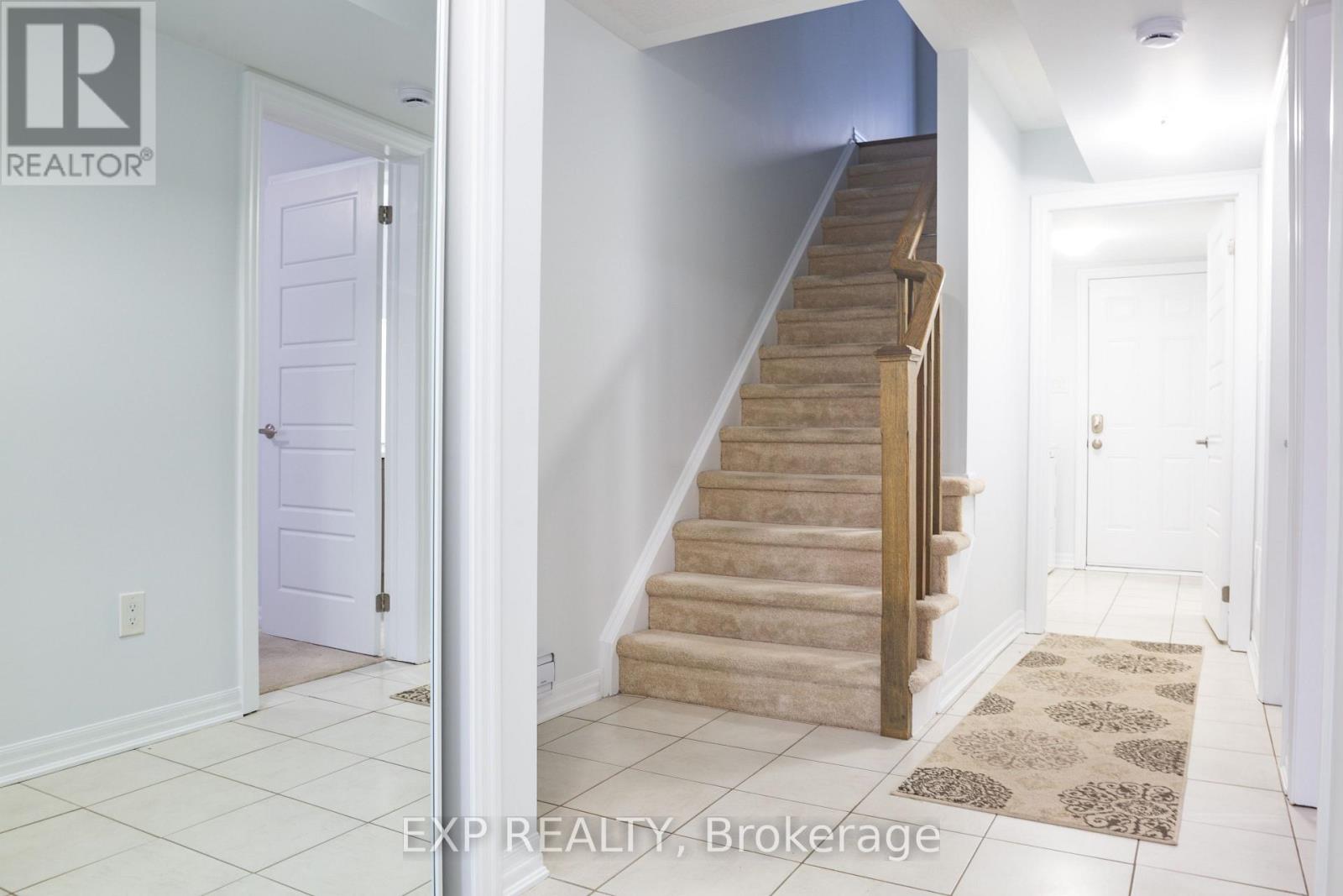 17 - 230 Avonsyde Boulevard, Hamilton, Ontario  L8B 1T9 - Photo 2 - X12477246