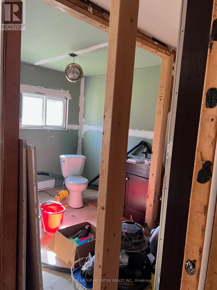 4067 Airport Road, Ramara, Ontario  L3V 6H6 - Photo 16 - S12493910