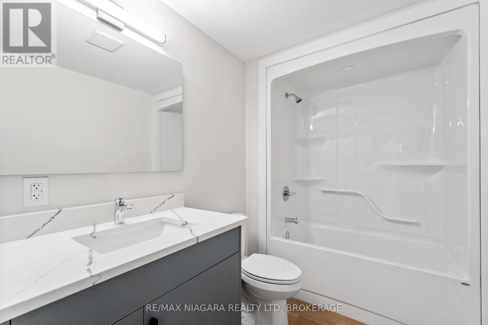 B - 37 Buchanan Road, St. Catharines, Ontario  L2M 4R7 - Photo 5 - X12436508