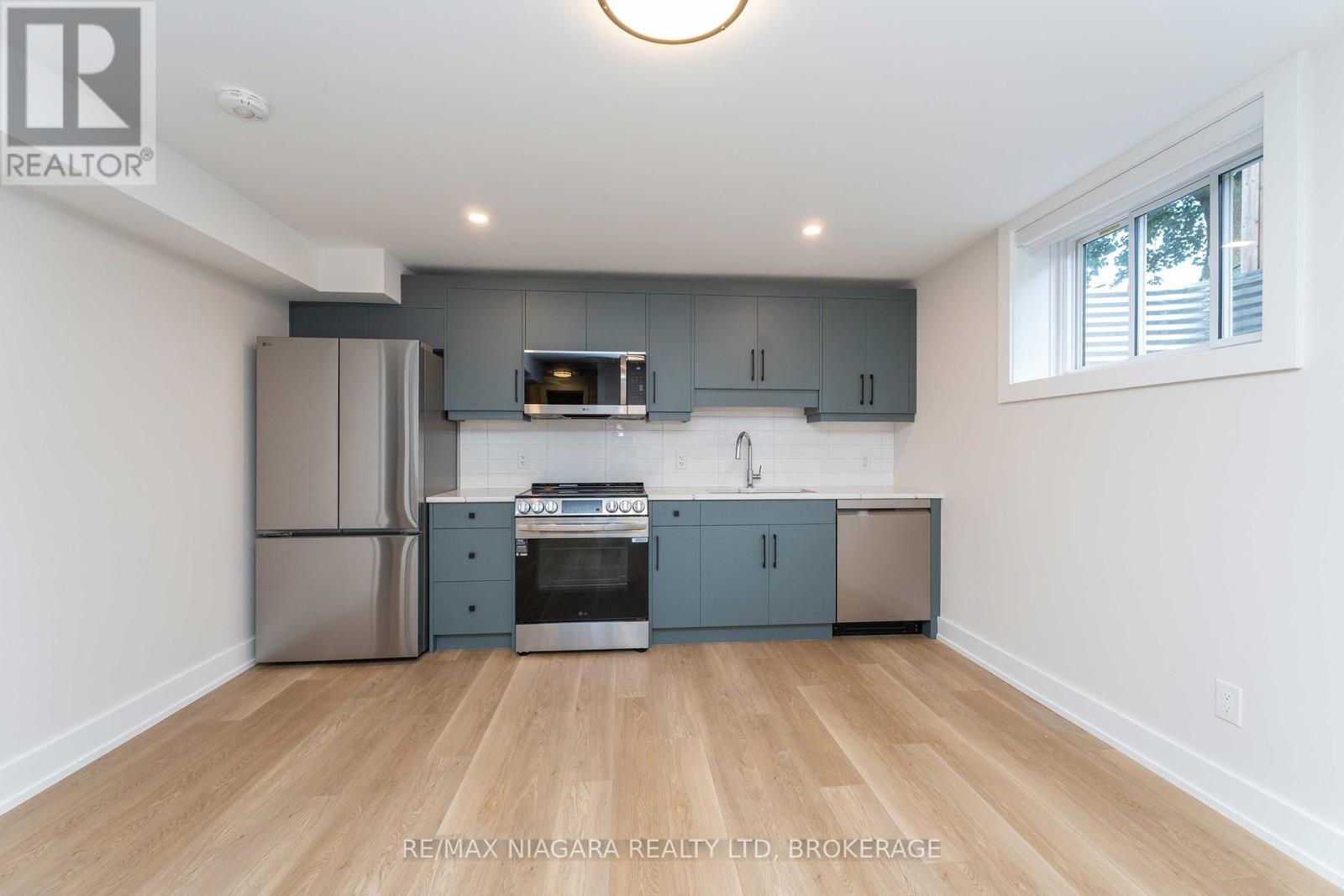 B - 35 Buchanan Road, St. Catharines, Ontario  L2M 4R7 - Photo 9 - X12436518