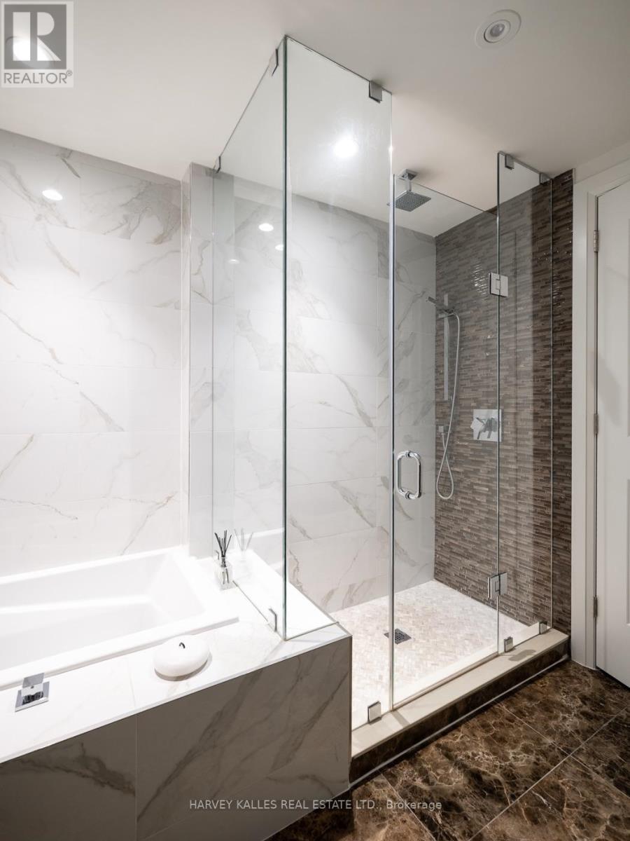 A - 2460 Bayview Avenue, Toronto, Ontario  M2L 0A3 - Photo 24 - C12493702