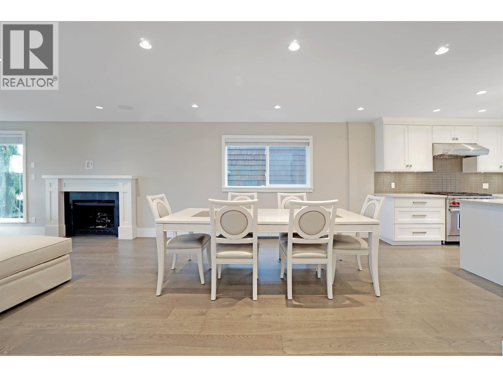 1251 Clyde Avenue, West Vancouver, British Columbia  V7T 1E6 - Photo 2 - R3045252