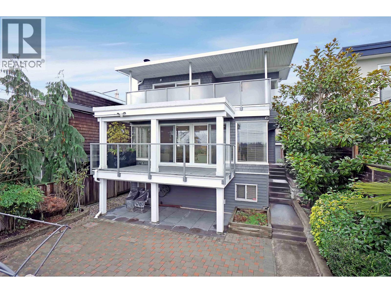 1251 CLYDE AVENUE, West Vancouver, British Columbia