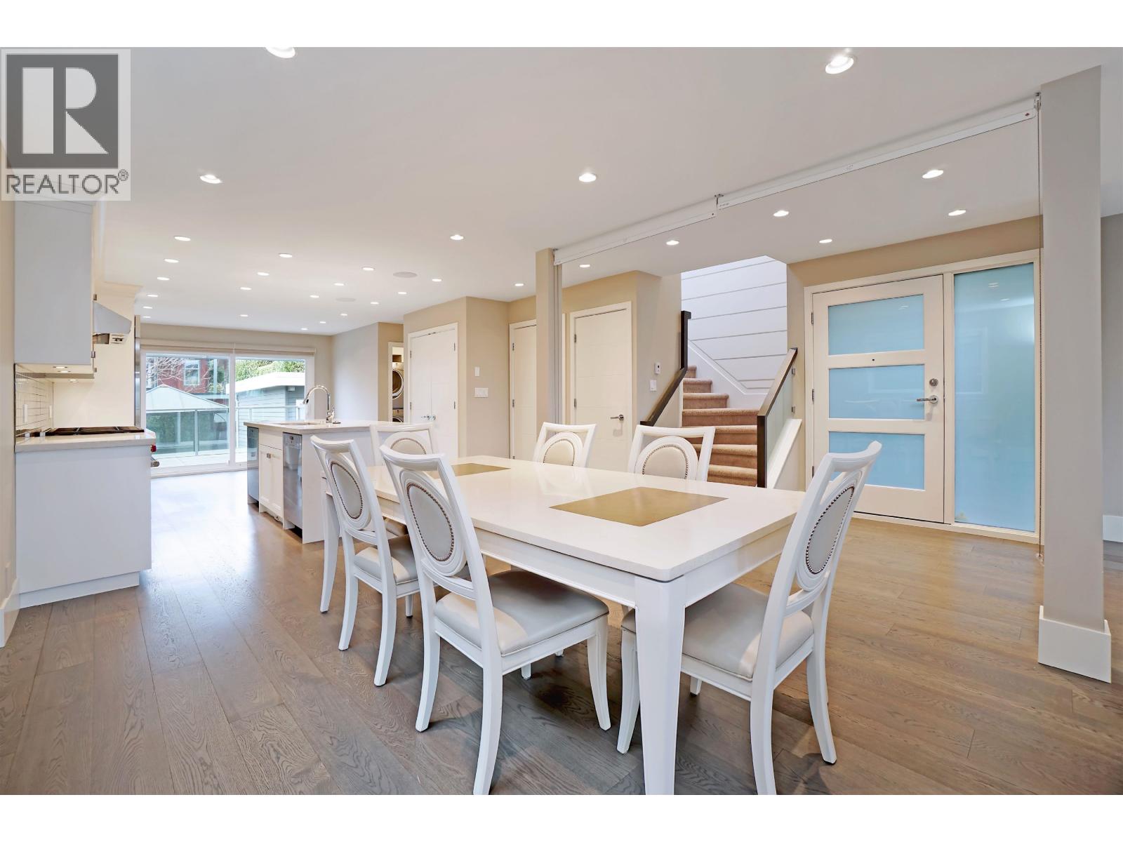 1251 Clyde Avenue, West Vancouver, British Columbia  V7T 1E6 - Photo 3 - R3045252