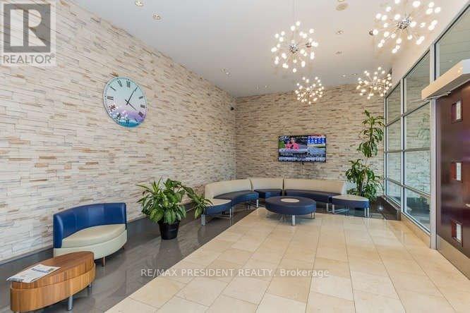 1105 - 3939 Duke Of York Boulevard, Mississauga, Ontario  L5B 4N2 - Photo 2 - W12494016