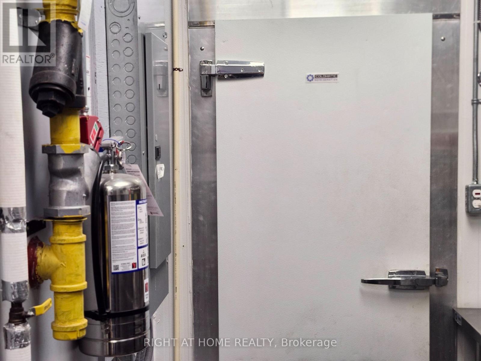 80 - 105 The Pond Road, Toronto, Ontario  M3J 0K9 - Photo 31 - W12494034