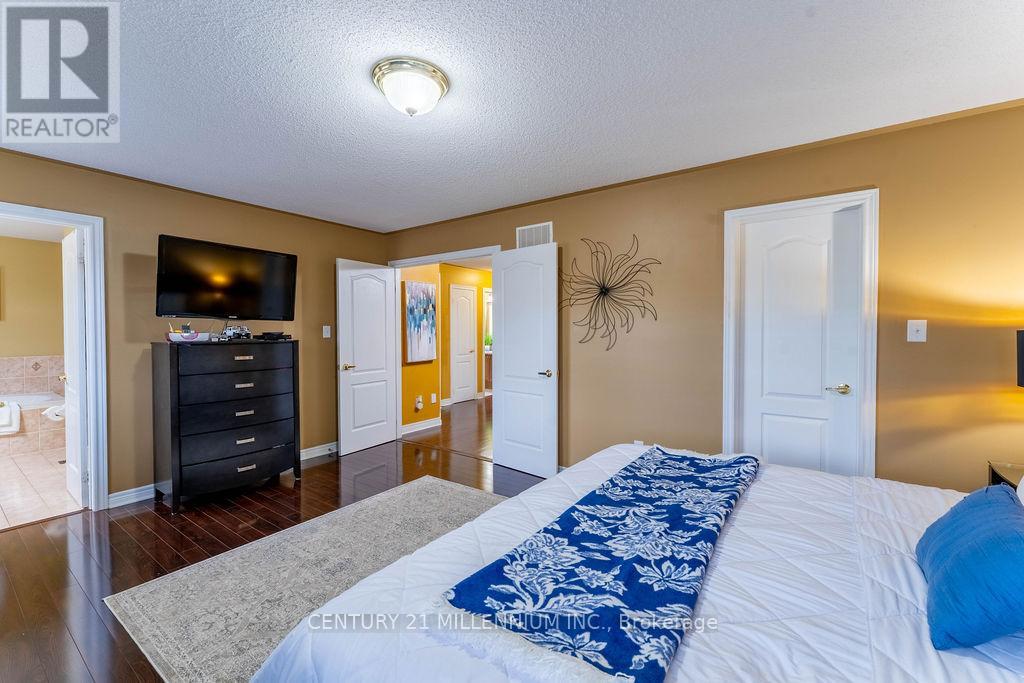 64 Executive Court, Brampton, Ontario  L6R 0L5 - Photo 16 - W12494036