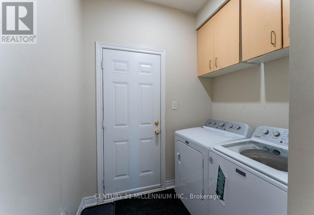 64 Executive Court, Brampton, Ontario  L6R 0L5 - Photo 25 - W12494036