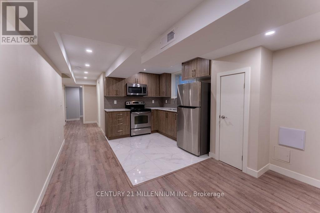 64 Executive Court, Brampton, Ontario  L6R 0L5 - Photo 27 - W12494036