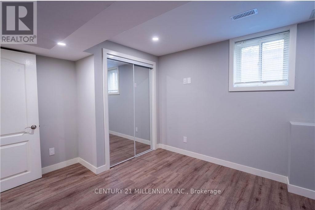 64 Executive Court, Brampton, Ontario  L6R 0L5 - Photo 29 - W12494036