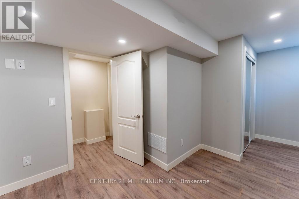 64 Executive Court, Brampton, Ontario  L6R 0L5 - Photo 31 - W12494036