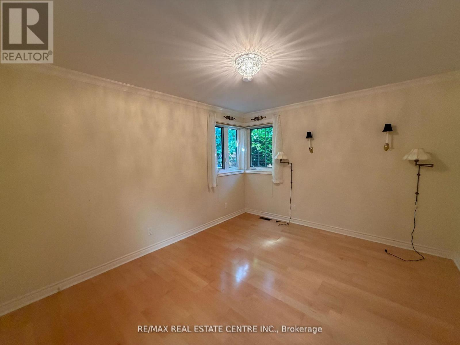 117 Watson Avenue, Oakville, Ontario  L6J 3T5 - Photo 14 - W12494046