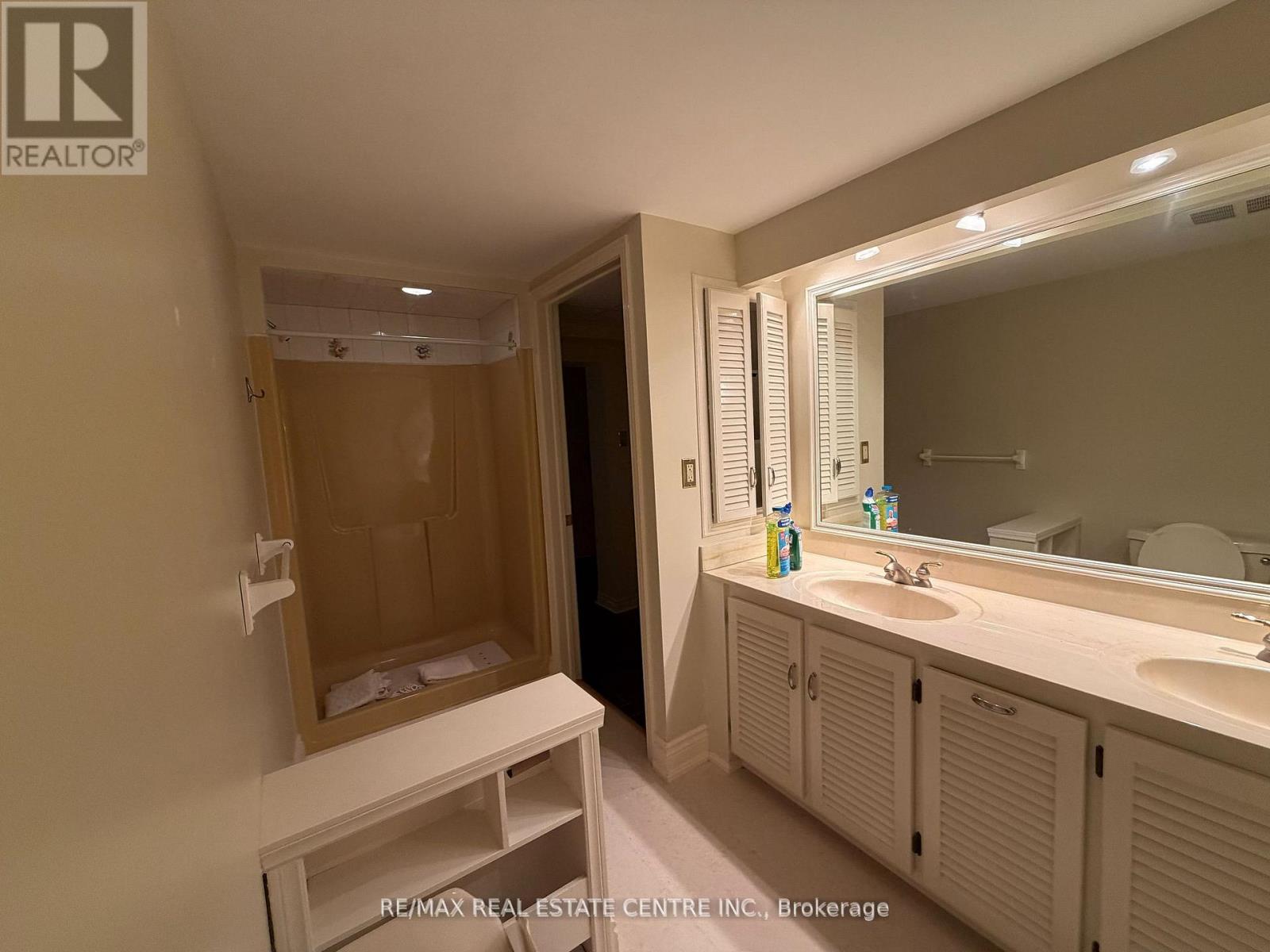 117 Watson Avenue, Oakville, Ontario  L6J 3T5 - Photo 21 - W12494046