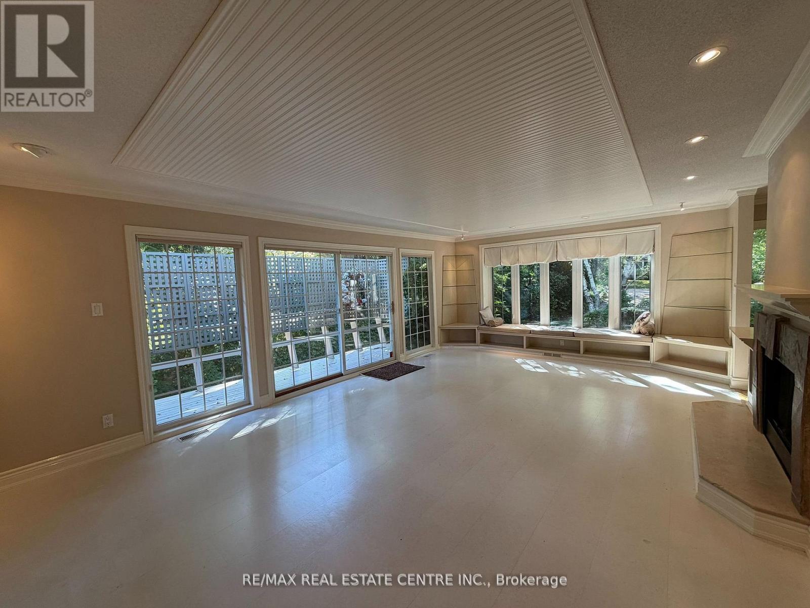 117 Watson Avenue, Oakville, Ontario  L6J 3T5 - Photo 5 - W12494046