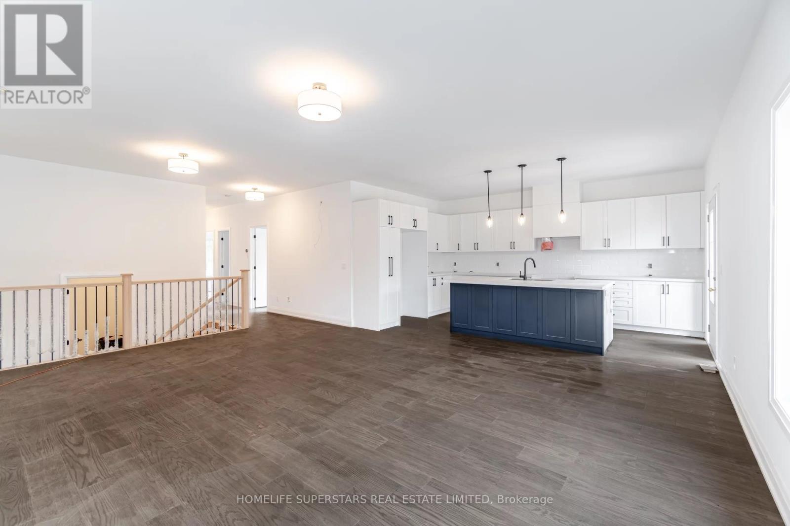 8 Santa Barbra Lane, Halton Hills, Ontario  L7G 0P7 - Photo 11 - W12494054