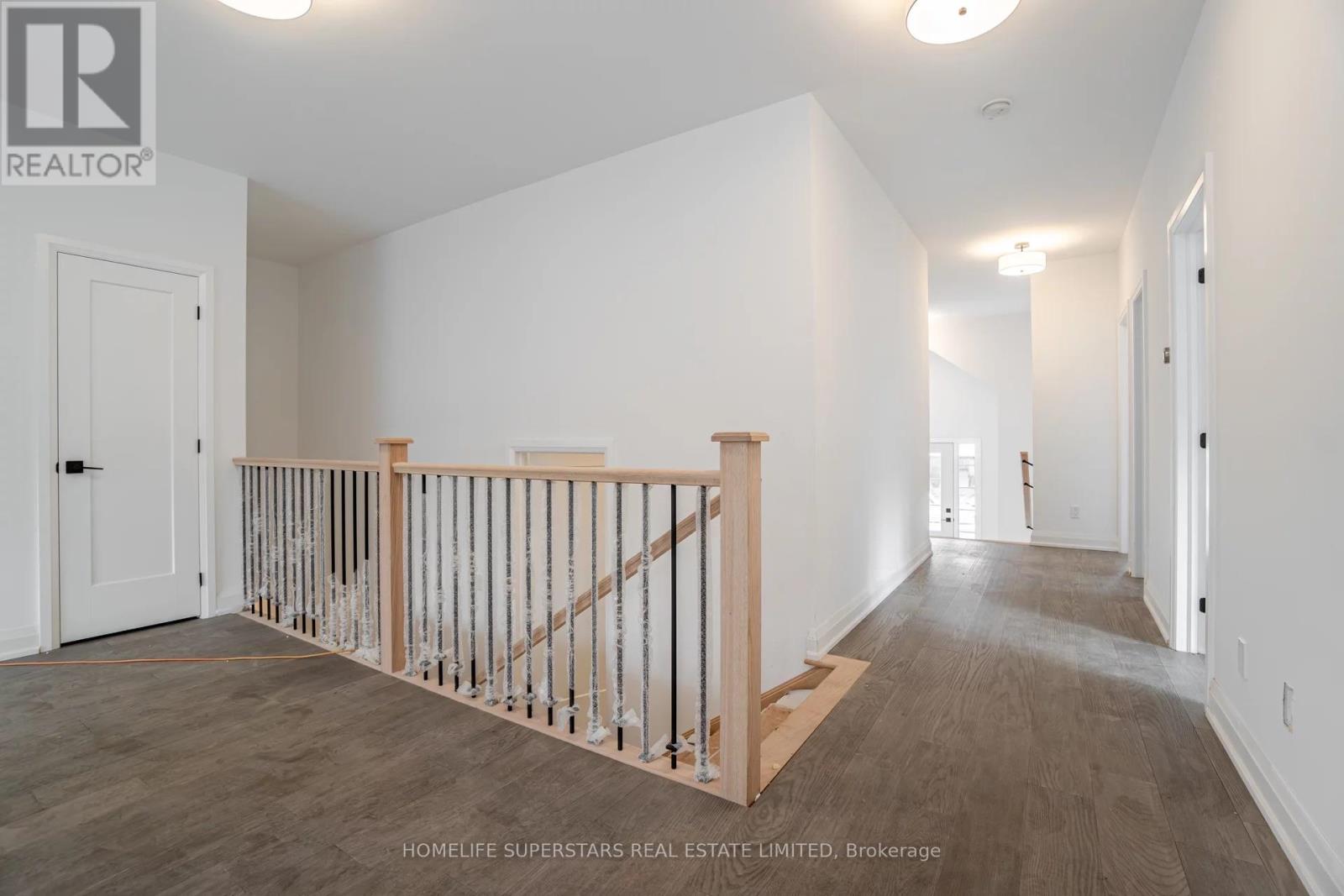 8 Santa Barbra Lane, Halton Hills, Ontario  L7G 0P7 - Photo 18 - W12494054