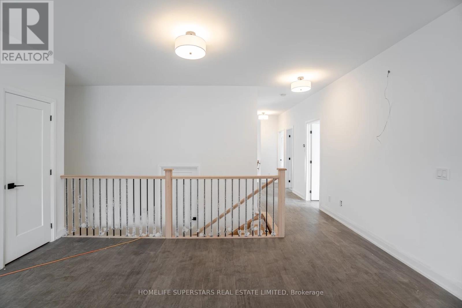 8 Santa Barbra Lane, Halton Hills, Ontario  L7G 0P7 - Photo 19 - W12494054