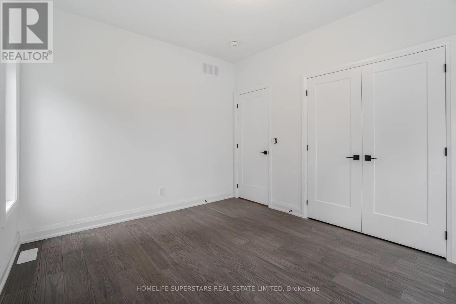 8 Santa Barbra Lane, Halton Hills, Ontario  L7G 0P7 - Photo 21 - W12494054