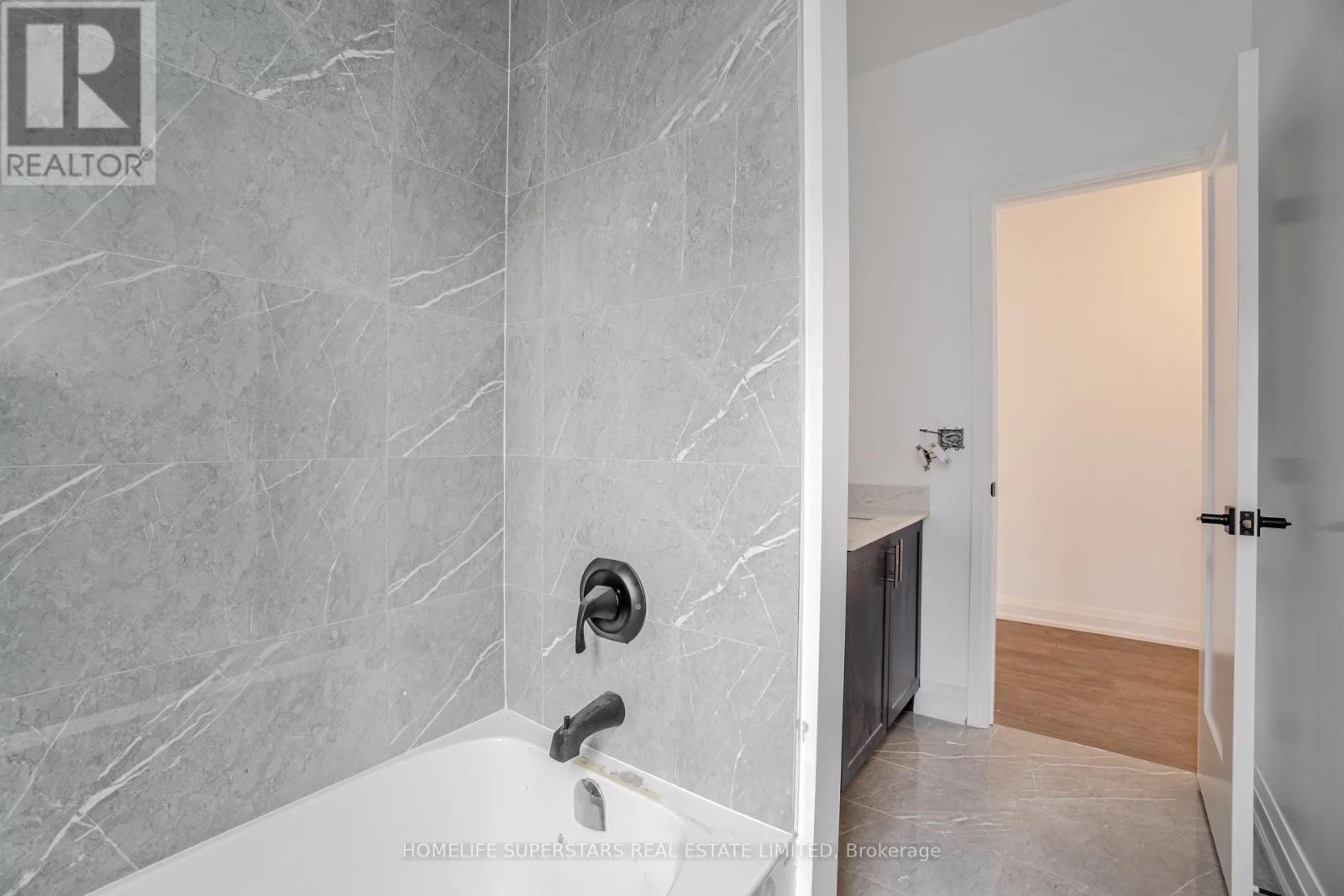 8 Santa Barbra Lane, Halton Hills, Ontario  L7G 0P7 - Photo 24 - W12494054