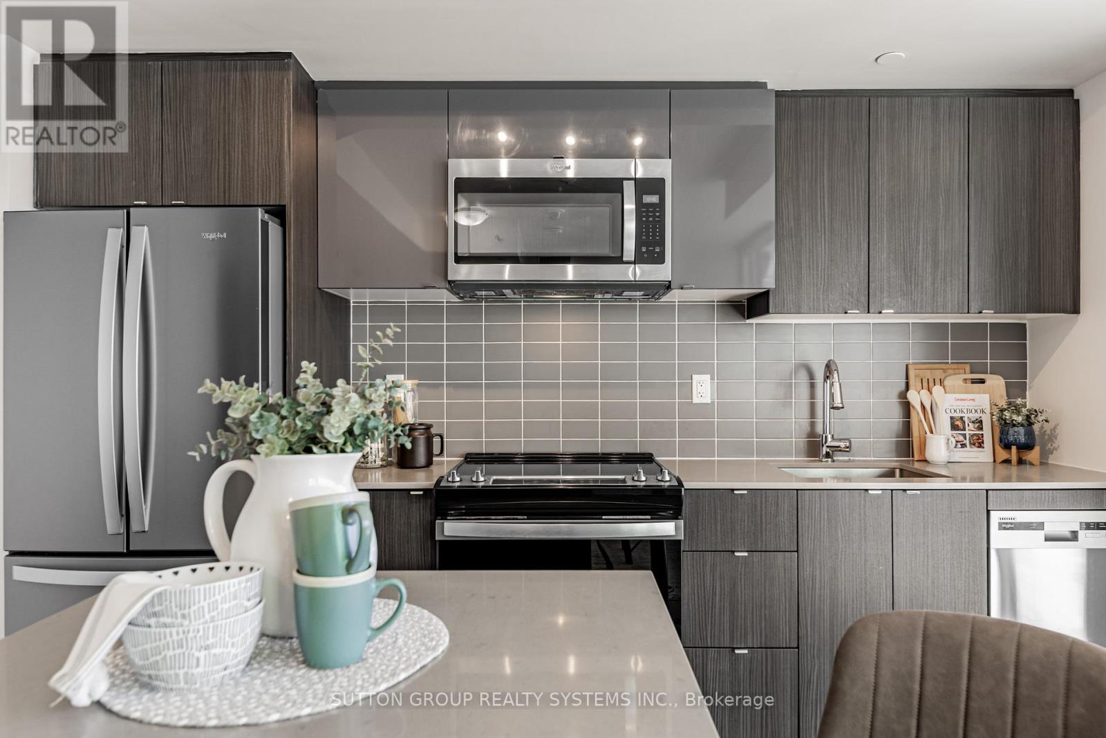 611 - 1461 Lawrence Avenue W, Toronto, Ontario  M6L 0A6 - Photo 11 - W12494096