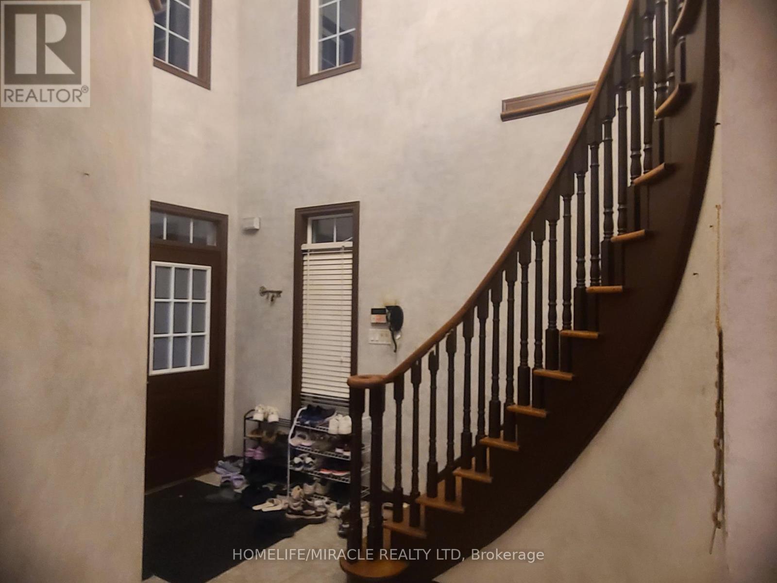 3120 Velmar Drive, Mississauga, Ontario  L5M 6V8 - Photo 13 - W12494100