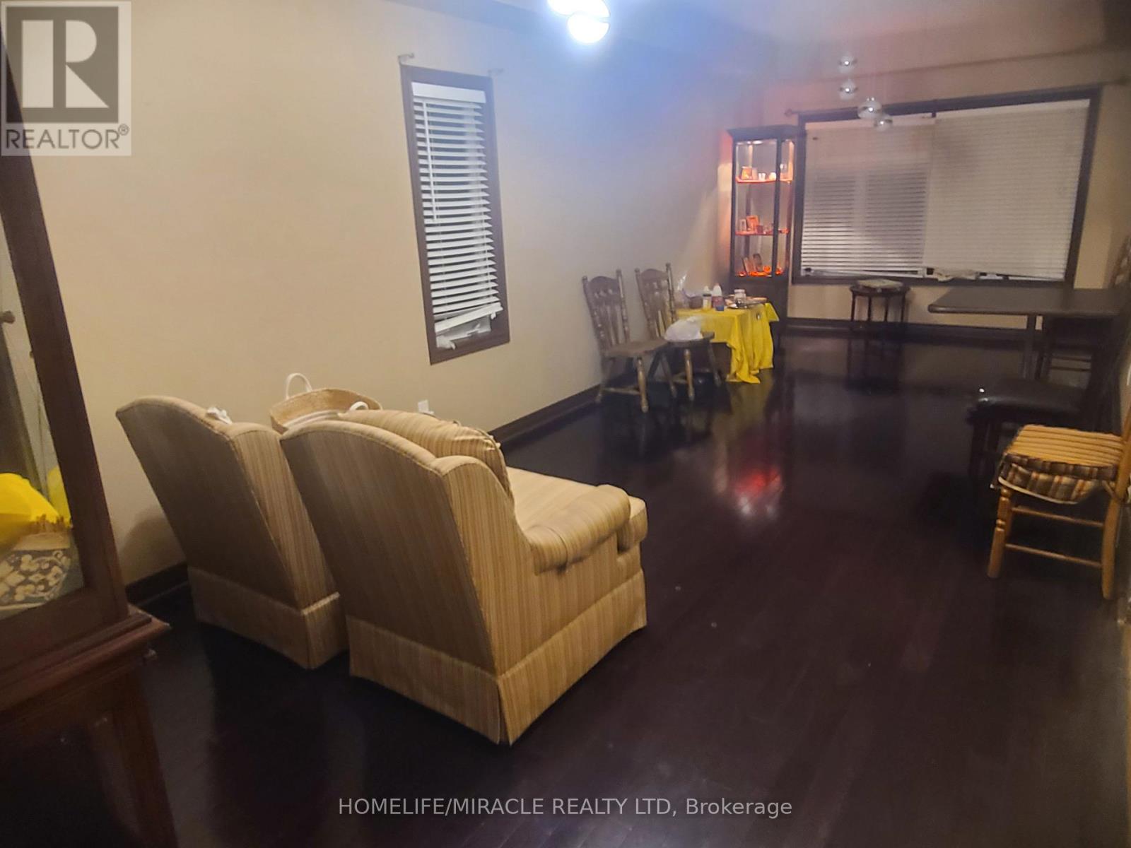 3120 Velmar Drive, Mississauga, Ontario  L5M 6V8 - Photo 6 - W12494100