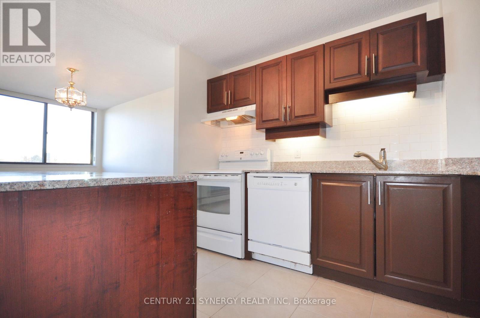 631 - 515 St Laurent Boulevard, Ottawa, Ontario  K1K 3X5 - Photo 11 - X12494120