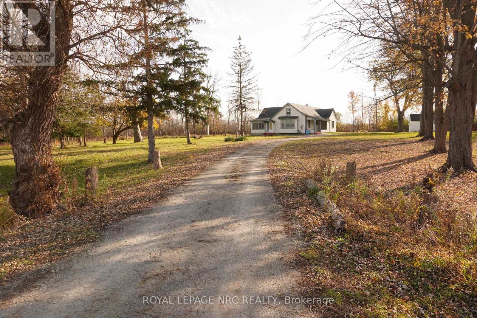 825 Garrison Road, Fort Erie, Ontario  L2A 1N6 - Photo 2 - X12494126