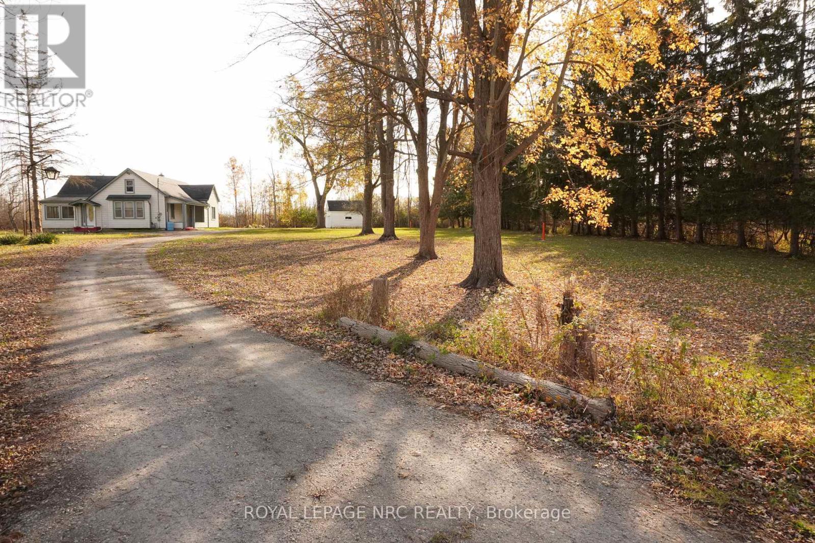 825 Garrison Road, Fort Erie, Ontario  L2A 1N6 - Photo 3 - X12494126