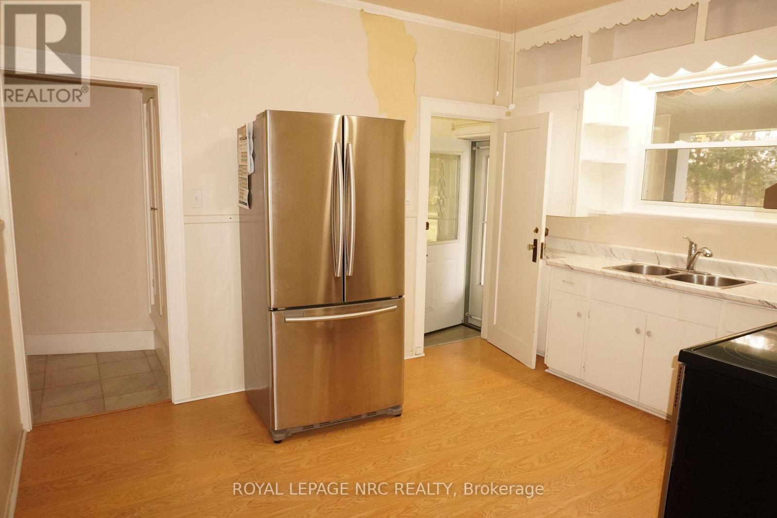 825 Garrison Road, Fort Erie, Ontario  L2A 1N6 - Photo 31 - X12494126